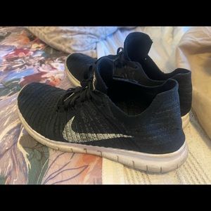 Mens Nike Free Run Flyknit sz 11